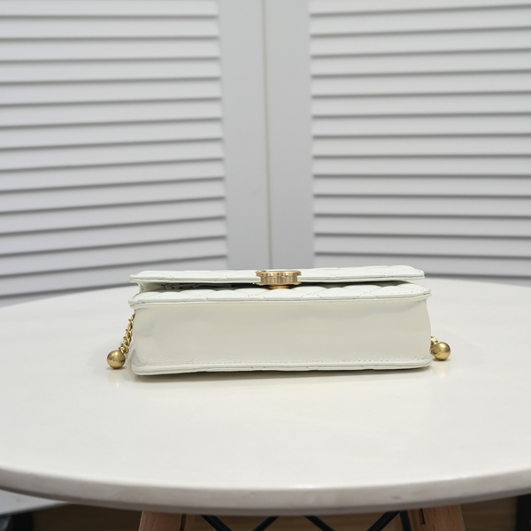 シャネルバッグ内部構造